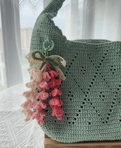 Portachiavi all'ingrosso 2025 con farfalla all'uncinetto, fiore di orchidea, ciondoli a forma di <span class=keywords><strong>campanula</strong></span> lavorati a maglia, ornamento da appendere usa e getta - Product Image 3