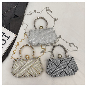 Borsa da polso in metallo personalizzata alla moda a tracolla per cena con strass a catena alla moda da donna - Product Image 6