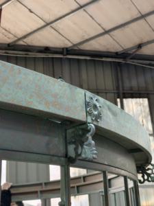 Gazebo <span class=keywords><strong>de</strong></span> Metal con Acabado Vintage, una Pieza <span class=keywords><strong>de</strong></span> Decoración Atemporal para Interiores y Exteriores que Combina Encanto Rústico con Elegancia Funcional - Product Image 3