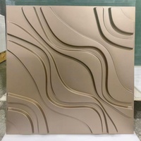 Panneaux muraux en PVC 3D géométriques blancs mats diamantés, imperméables, antistatiques, design moderne facile pour la décoration intérieure des hôtels et des foyers