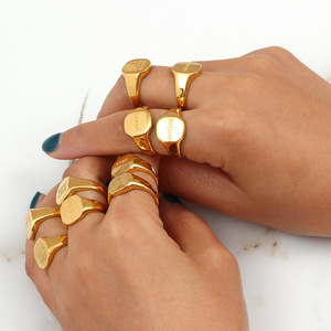 Diseño único Parejas Regalo Chapado en oro Anillos de forma geométrica Darling de acero inoxidable Hecho de anillos de letras mágicas para mi hijo - Product Image 4