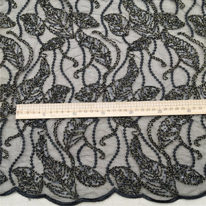 ผ้าลูกไม้ตาข่ายปักลายดอกไม้สไตล์ใบไม้สีดำ + ประดับเลื่อม สำหรับเสื้อผ้า ชุดเดรส ของตกแต่งบ้าน งานแต่งงานสุดเซ็กซี่ - Product Image 3