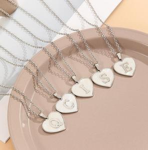 Collar con colgante de acero inoxidable de 26 letras a la moda impermeable, cadena de clavícula con colgante de letras, collares con forma de corazón a la moda - Product Image 2