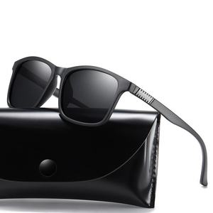 Lunettes de soleil polarisées TAC carrées blanches tendance UV400 avec monture en titane TR90 incassable et durable pour hommes - Product Image 2