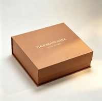 Boîte cadeau rigide mate en terre cuite personnalisée avec logo de marque estampé à chaud en or pour emballage de luxe pour anniversaires et fêtes
