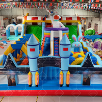 Nouveau design gonflable fusée à air sautant videur château Spaceman thème ville astronaute vol spatial parc d'attractions en vente
