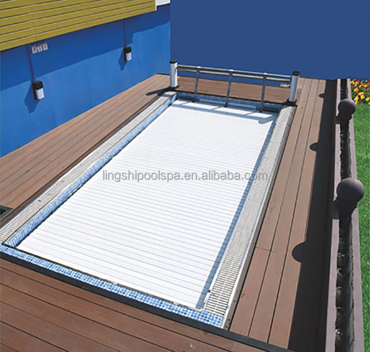 Instalación subacuática de cubierta automática para piscinas