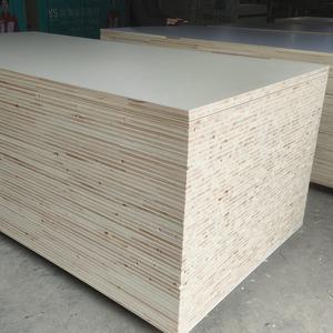 <span class=keywords><strong>Hot</strong></span> Bán 18Mm Rắn Melamine Nhiều Lớp Bảng Gỗ Trắng Cho Tủ Bếp Chất Lượng Cao Thân Thiện Với Môi Blockboards - Product Image 4
