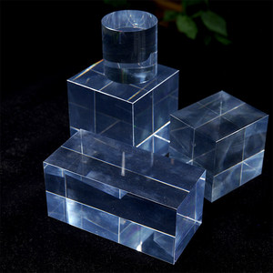 Placa Acrílica Pulida Gruesa de Alta Transparencia (93%), Cortada a Medida, Tamaños Personalizables, para Peceras de Lujo y Paredes de Piscinas - Product Image 1