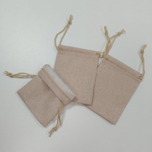 Sacs en <span class=keywords><strong>jute</strong></span> réutilisables personnalisables <span class=keywords><strong>de</strong></span> 10*14 cm, petits sacs <span class=keywords><strong>de</strong></span> courses en <span class=keywords><strong>toile</strong></span> <span class=keywords><strong>de</strong></span> <span class=keywords><strong>jute</strong></span> pour usage domestique - Product Image 5