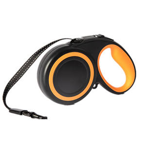 Correa de perro retráctil sin enredos de 360 °, cinta de nailon fuerte de 16 pies, bloqueo de pausa de freno con una sola mano - Product Image 1