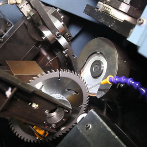 MLH-300J全自動バックアングル研削盤 (ロボットアーム) - Product Image 3