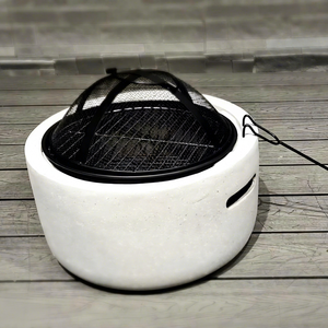 Elegante Chimenea Exterior para Patio o Camping, Diseño de Leña, Forma Redonda para Espacios Exteriores, Combustible de Leña - Product Image 1