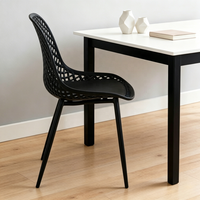 Chaise dinante en plastique latérale extérieure de salon de Shell de conception nordique avec des jambes en métal