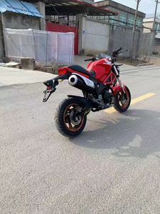 Petite <span class=keywords><strong>moto</strong></span> à essence d'occasion Monster <span class=keywords><strong>125</strong></span> - Product Image 4