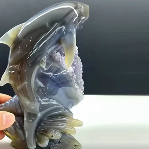 Bán Sỉ Đá Tự Nhiên Chất Lượng Cao Cụm Thạch Anh Tím Chạm Khắc Bằng Tay Cá Mập Ma Quái Đá Mã Não Để Trang Trí Nhà Cửa - Product Image 5