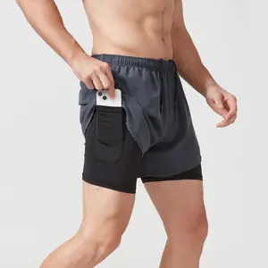 Celana pendek atletik kustom pria, dengan kapal kompresi, celana pendek latihan olahraga lapisan ganda untuk pria