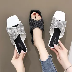 男女皆宜的时尚房子拖鞋中国供应商新设计的时尚花式水钻拖鞋女士
