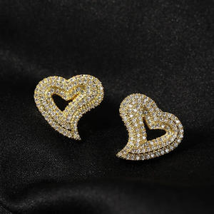 E2955 Orecchini con Diamanti Taglio Cuore in Oro, Stile Romantico da Sposa, Colore G Naturale, Gioielli Raffinati - Product Image 4