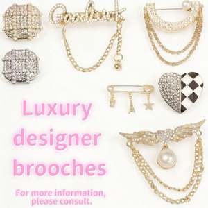 Broches de Moda de Lujo para Mujer con Diseño Floral de Aleación y Diamantes de Imitación, Elegantes Broches Extravagantes, Venta al por Mayor, Personalizables - Product Image 1