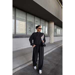 Ensemble de costume noir Albinia pour femmes - Product Image 2