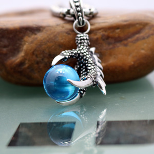 Yunnique – collier avec pendentif griffe de Dragon, boule de cristal bleue, forme d'animal, bijoux à la mode, cadeau pour hommes - Product Image 3
