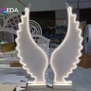 Arche de fond de scène de mariage en acrylique blanc moderne LEDA, grandes ailes d'ange LED pour la décoration de fond de scène - Product Image 3