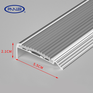 Embouts d'<span class=keywords><strong>escalier</strong></span> modernes flexibles et antidérapants en PVC aluminium <span class=keywords><strong>Bande</strong></span> de bordure en métal pour carrelage Bord de marche antidérapant avec nez élégant - Product Image 4