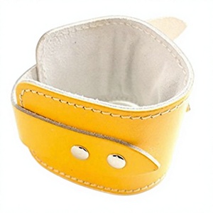 Sangle de cheville la plus vendue pour machine à câble, brassard de gym rembourré en néoprène avec anneau en D en acier pour l'entraînement des jambes - Product Image 1