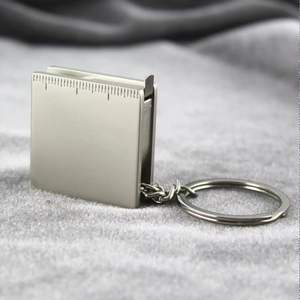 Mini Cinta Métrica Retráctil Vintage con Mosquetón y Cadena Metálica, Ligera y Duradera, Herramienta de Costura para Exteriores, Regalo - Product Image 2