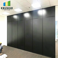 Cloison amovible en aluminium noir avec finition bois pour bureau et restaurant