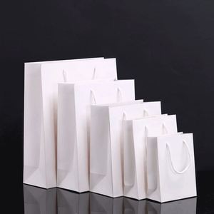 ถุงช้อปปิ้งลดราคาคุณภาพดี ถุงกระดาษพิมพ์ลายนูนแบบกำหนดเองได้ - Product Image 2