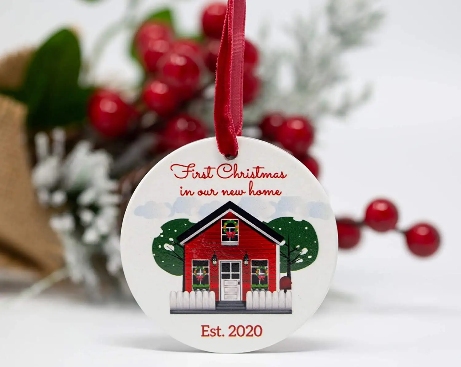우리의 새로운 가정에서 첫 번째 크리스마스-EST. 2020 홀리데이 하우스 디자인-새로운 주택 소유자 신혼 부부 이웃 친구 가족