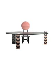 Bureau triangulaire en bois massif noir et blanc, design italien créatif, moderne et simple, pour usage domestique ou en villa.