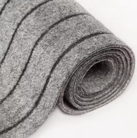 Tapis personnalisé en polyester jacquard à rayures, antidérapant, écologique, imperméable, antibactérien, à poils moyens, pour allées de mariage