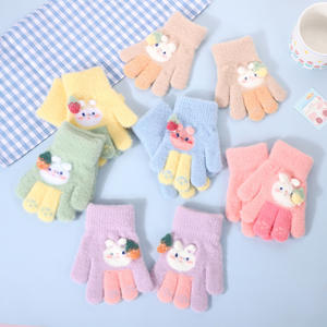 Guantes de Invierno de Lana de Visón Súper Lindos con Diseño de Fresa y Conejo, Tejidos, Gruesos y Cómodos para Viajes - Product Image 6