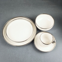 Service de table en porcelaine blanche de luxe nordique avec bordure argentée - Prix abordable