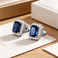 Boucles d'oreilles clous hypoallergéniques en acier inoxydable 316L avec diamant de laboratoire, zircone cubique, saphir bleu taille coussin et halo carré pour femme