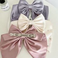 Conception de luxe à la main strass soie Long ruban arc filles pinces à cheveux accessoires grand nœud papillon Satin arc pinces à cheveux pour les femmes