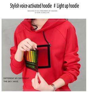 Sudadera Luminosa con Panel EL Activado por Voz, con Diseño Musical a Cuadros, Pulsante y LED, para Fiestas, Casual y Entretenimiento - Product Image 4