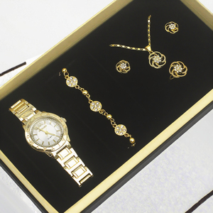 Orologio al Quarzo in Lega di Lusso con Charm alla Moda per Donne, Stile Casual Semplice Quotidiano, Set di Gioielli, Acquisto all'Ingrosso, Regali - Product Image 3