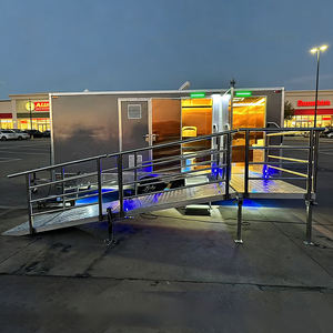 Toilettes portables de luxe avec unité de douche et accès pour personnes handicapées, remorque de toilettes pour les stations de villégiature en plein air, les événements de bien-être - Product Image 4