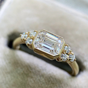 Anillo de Diamantes de Oro Sólido de 18K F715, Corte Esmeralda, Anillo de Compromiso con Diamantes Naturales, Color D, Piedras Laterales para Mujer - Product Image 1