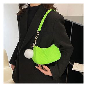 Sac à bandoulière tendance pour femme, sac à main décontracté en feutre, sac messager sous le bras, mini pochette en cuir couleur unie avec chaîne R2253 - Product Image 3