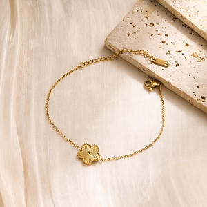 ハイエンド女性用4葉クローバーレーザーカット金メッキステンレス鋼幾何学ブレスレットネックレスセットファッションジュエリー - Product Image 5