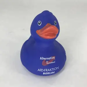 Оптовая продажа, детская плавающая мини-игрушка для ванны с логотипом на заказ, латексные синие резиновые утки