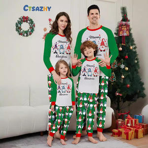 Novo Conjunto de Pijamas de Natal para Pais e Filhos em Poliéster Macio, Estilo Europeu-Americano, Verde, Manga Longa, Conjunto Combinando com Estampa de Papai Noel - Product Image 1