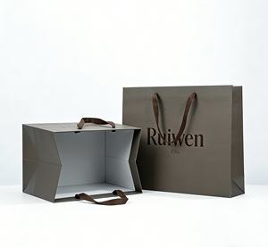 Sacs de shopping en papier kraft personnalisés, design de luxe pour la vente au détail, avec logo, en carton, pour l'emballage de cadeaux - Product Image 5