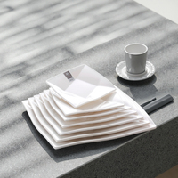 Lot d'assiettes de table carrées en mélamine, blanc, vente en gros, d'usine, de dubaï
