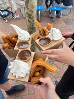 Snack-Papier-Desserttablett mit Saucenfach Verpackung Churros-Behälter-Box mit Dip-Behälter